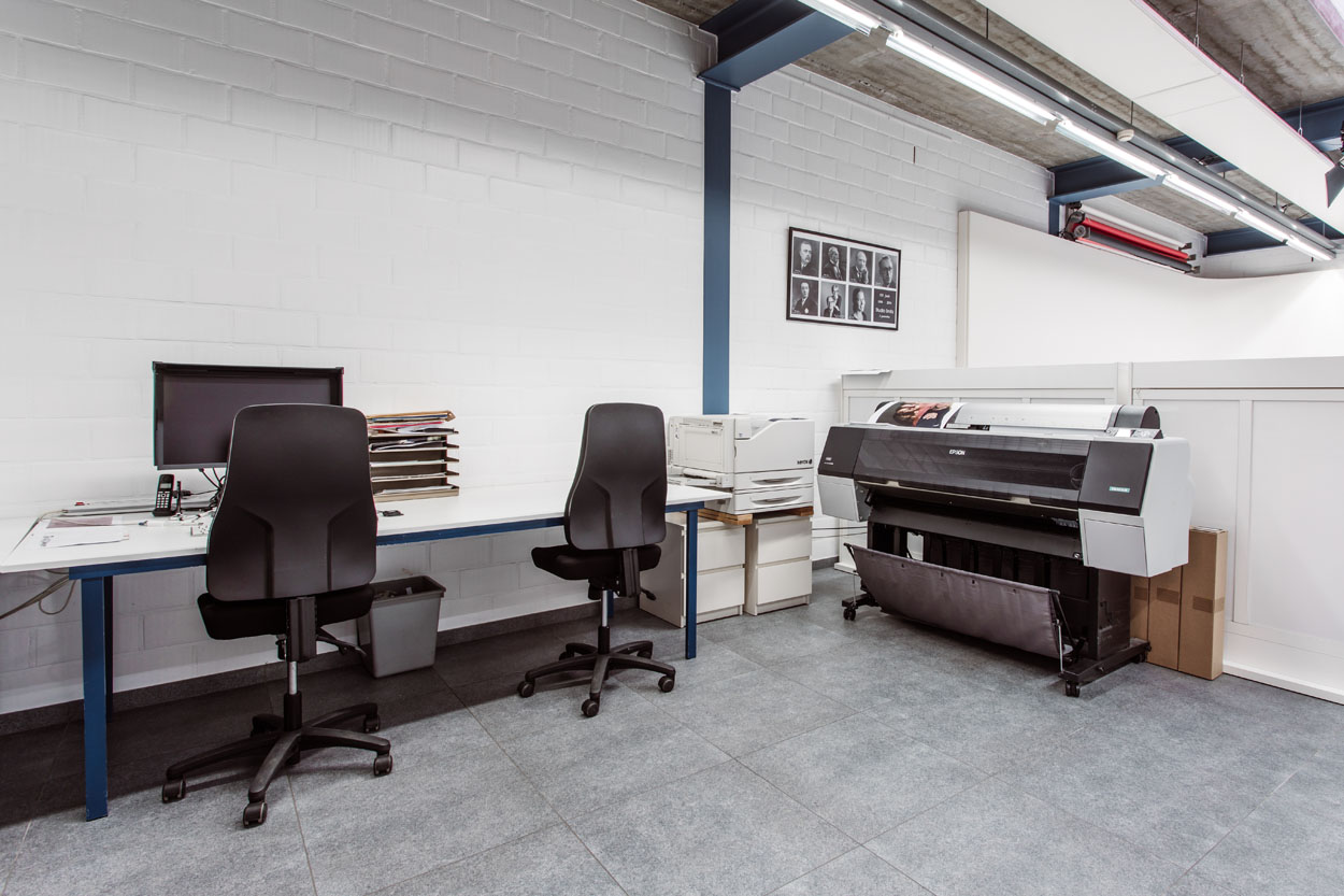 Bureau met grote XL fotoprinter